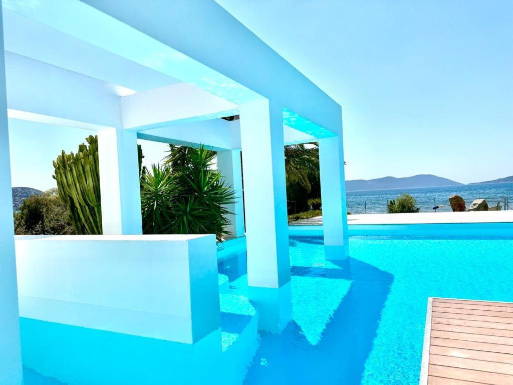 Leblanc Luxurious Beachfront Villa, Gcollectiongr