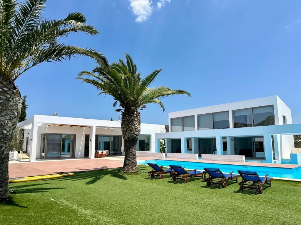 Leblanc Luxurious Beachfront Villa, Gcollectiongr Villa *
