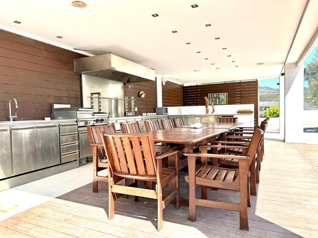Leblanc Luxurious Beachfront Villa, Gcollectiongr Villa Ermioni
