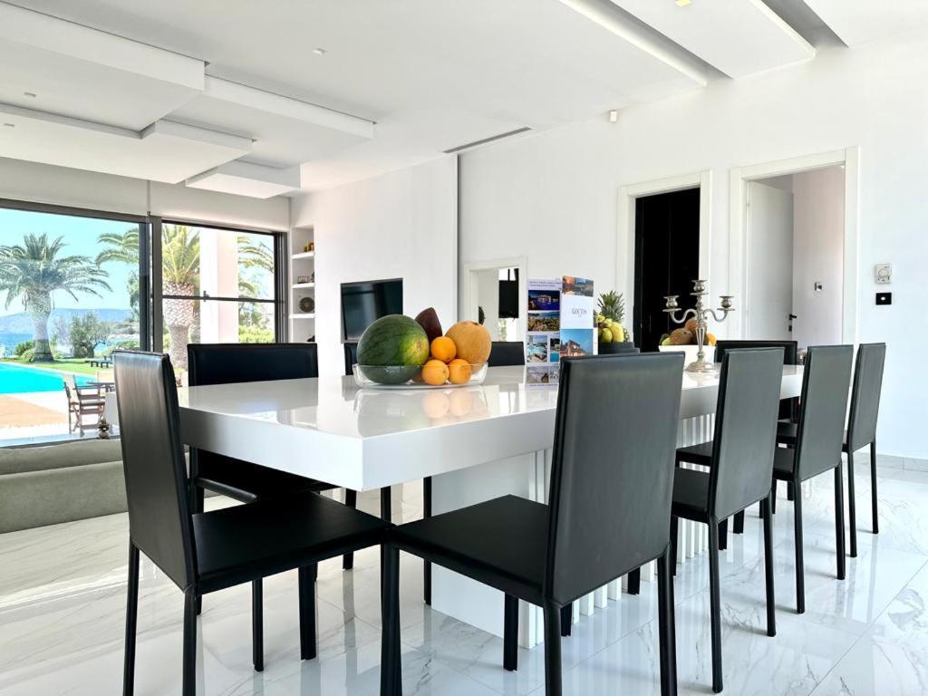 Leblanc Luxurious Beachfront Villa, Gcollectiongr Ermioni
