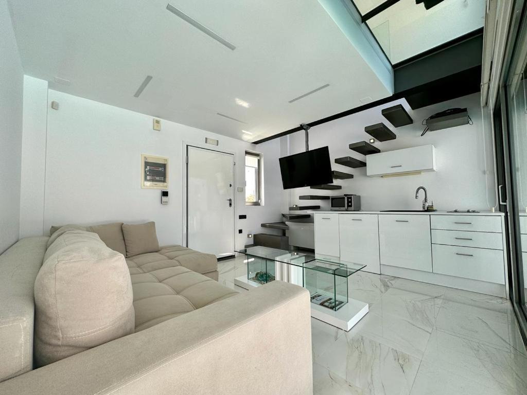 Villa Leblanc Luxurious Beachfront Villa, Gcollectiongr *