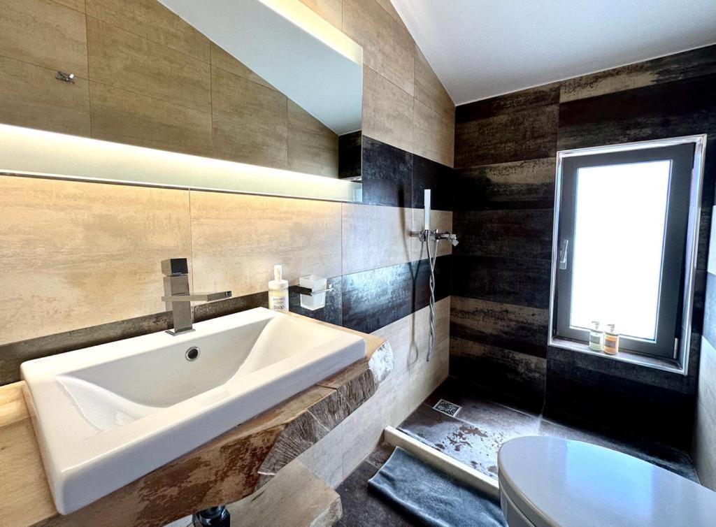Leblanc Luxurious Beachfront Villa, Gcollectiongr Villa Ermioni