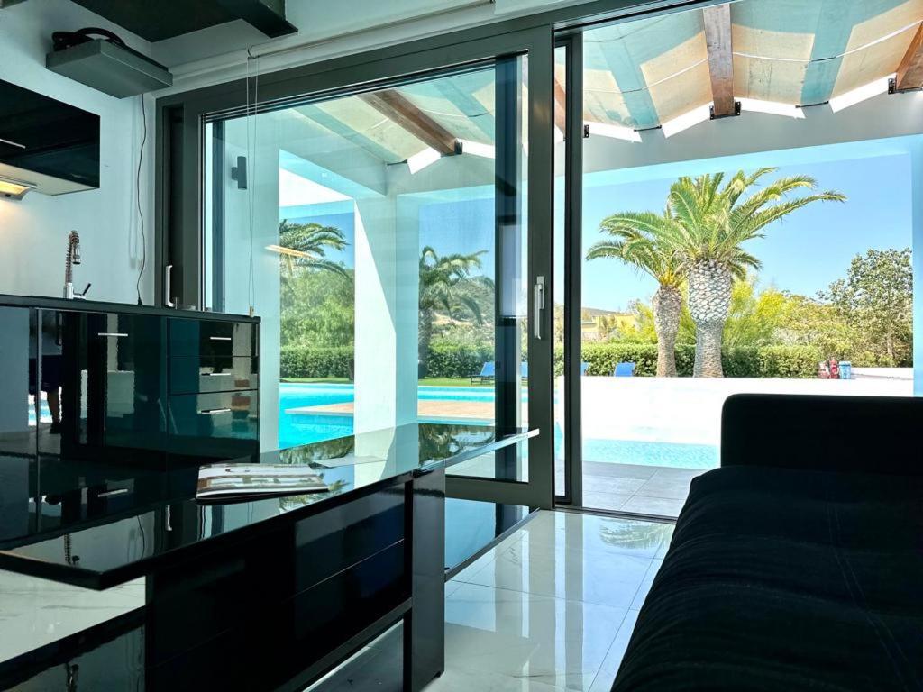 Leblanc Luxurious Beachfront Villa, Gcollectiongr Villa