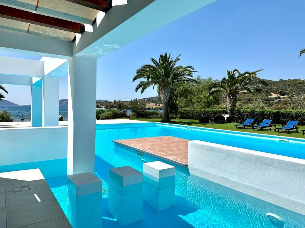 Leblanc Luxurious Beachfront Villa, Gcollectiongr Villa