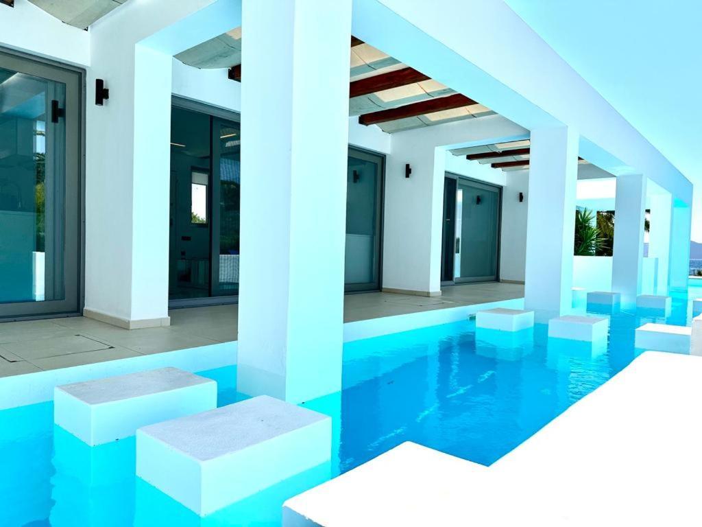 Villa Leblanc Luxurious Beachfront Villa, Gcollectiongr