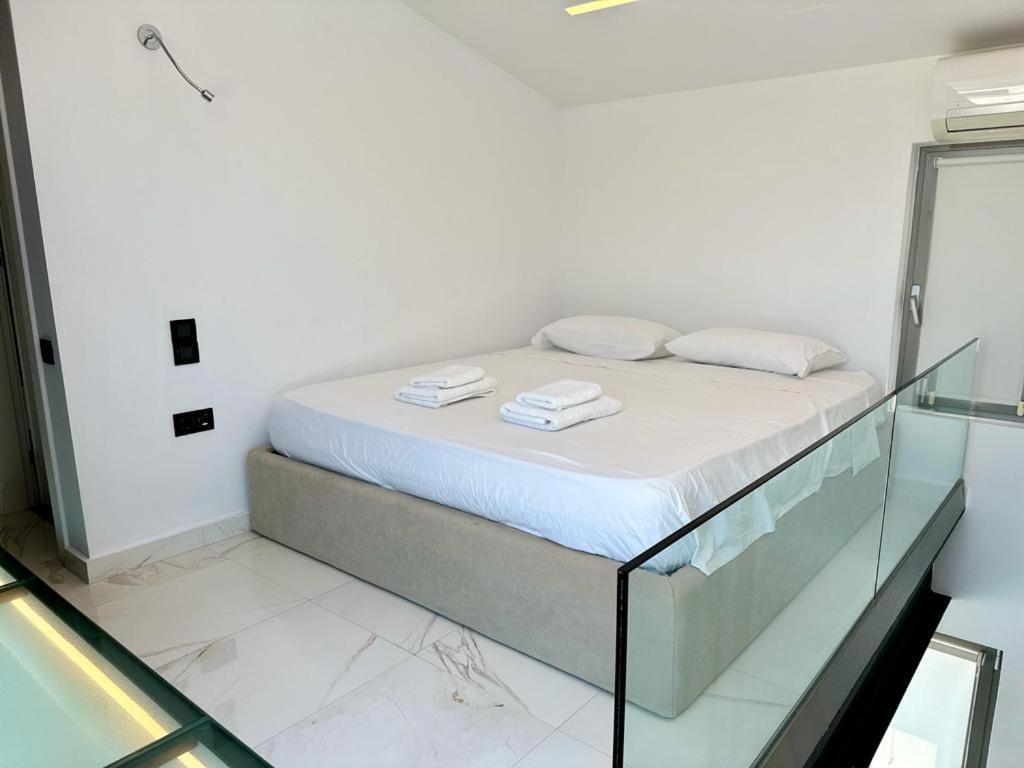 Leblanc Luxurious Beachfront Villa, Gcollectiongr Villa Ermioni