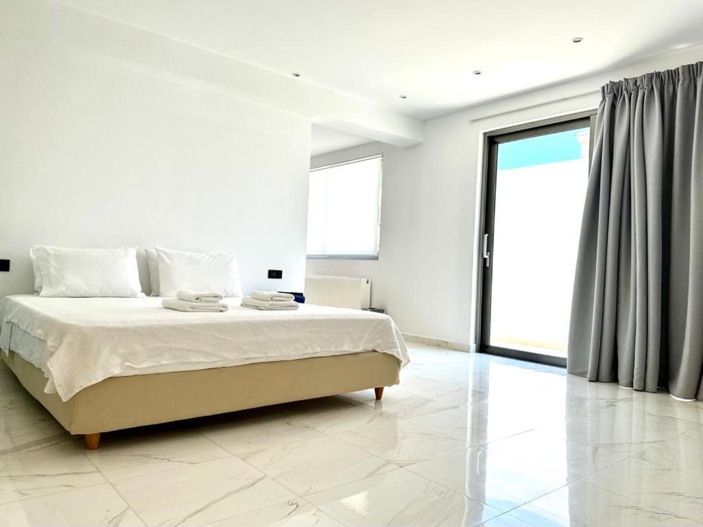 Leblanc Luxurious Beachfront Villa, Gcollectiongr *