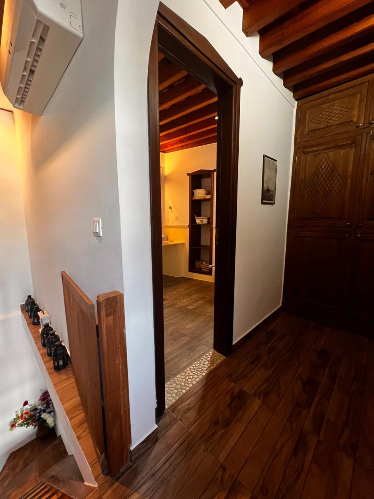 Elegant-lindian Marietta Villa