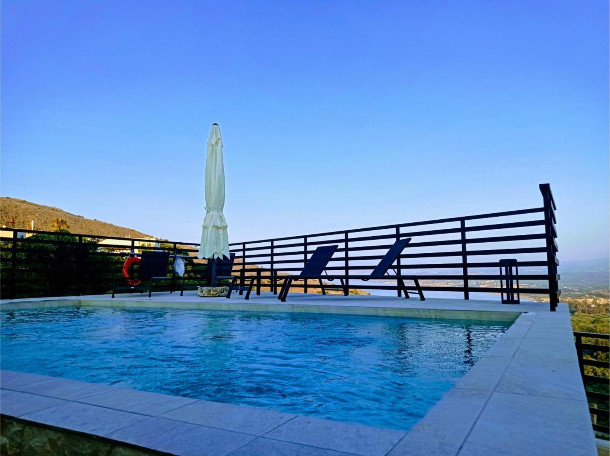 Argia With Private Pool *
