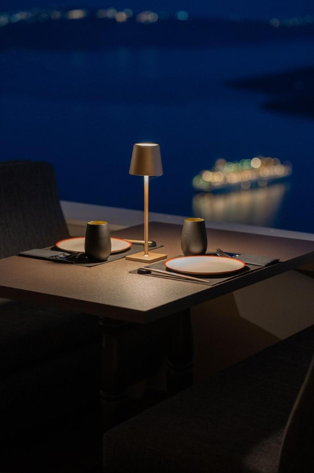 Hideaway Fira (Santorini)