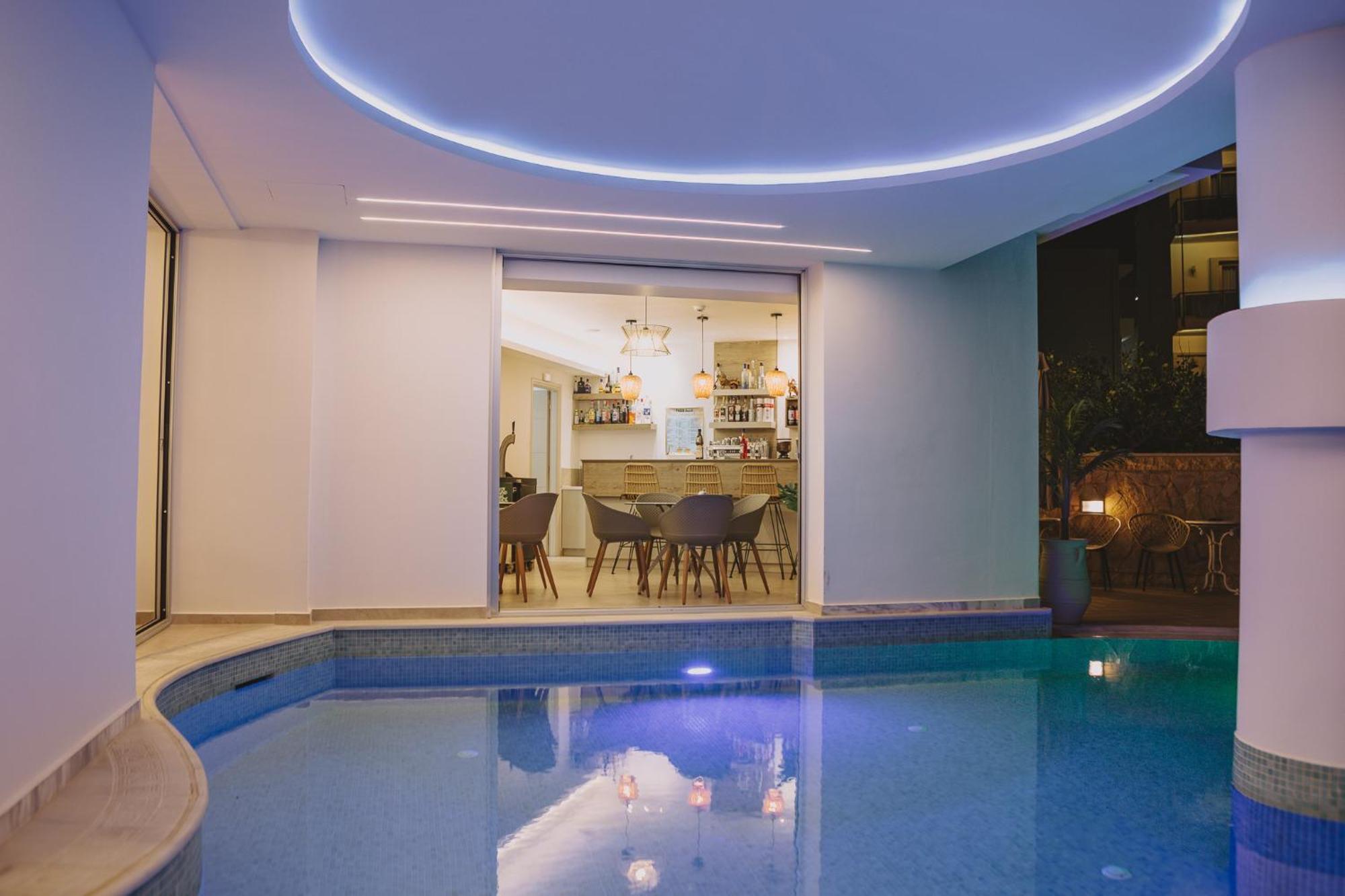 Aparthotel Theo 3*