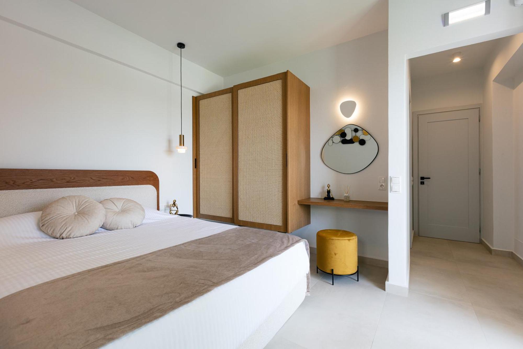 Babis Villa, A Few Meters Away From The Beach, By Thinkvilla * Panormos (Crete)