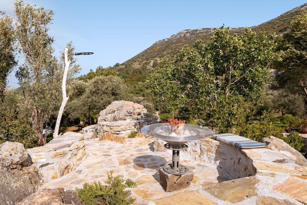 Beautiful Over-viewing Bay. Holiday home *