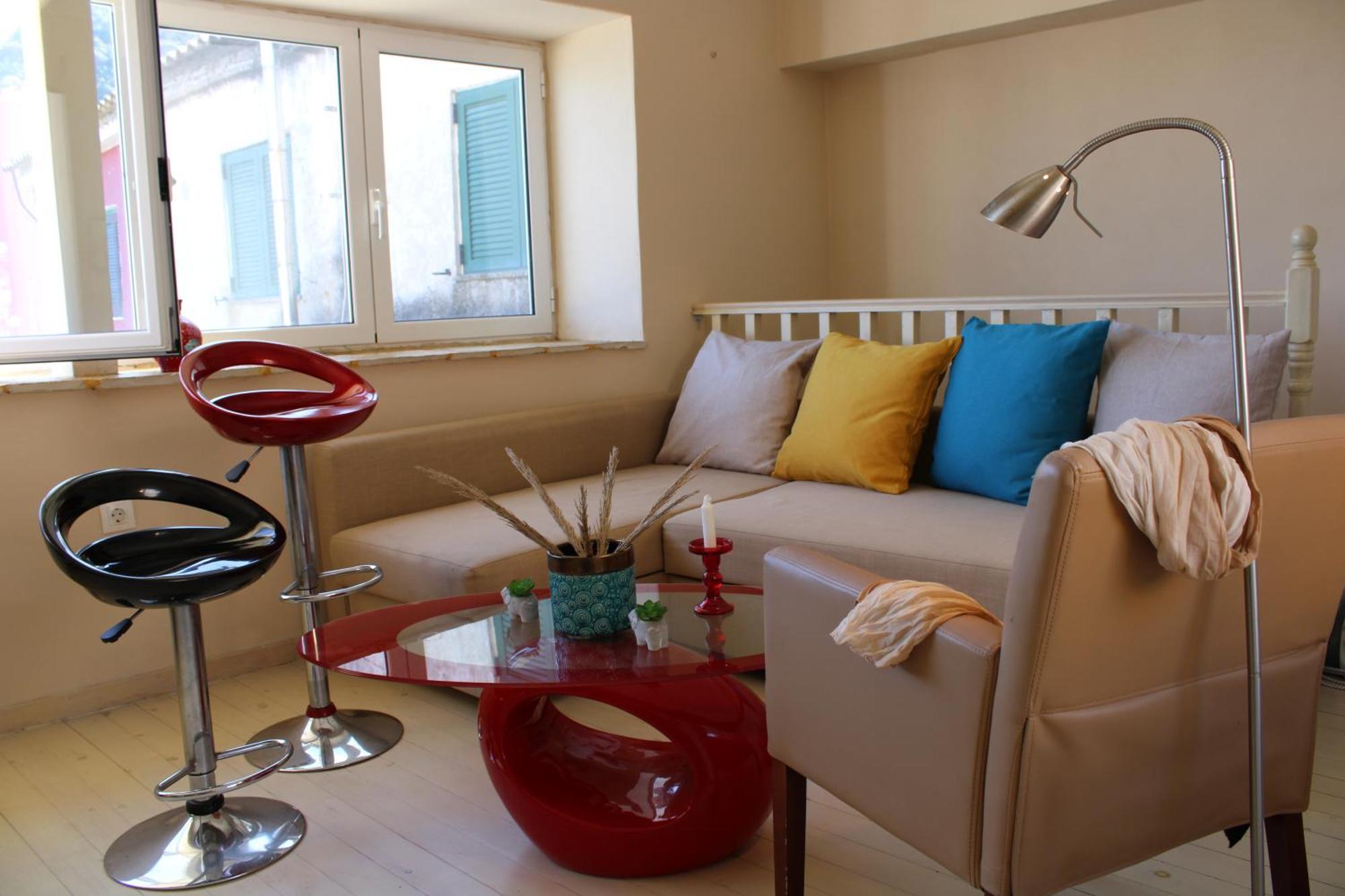 Artistic Sea View House Apartment
