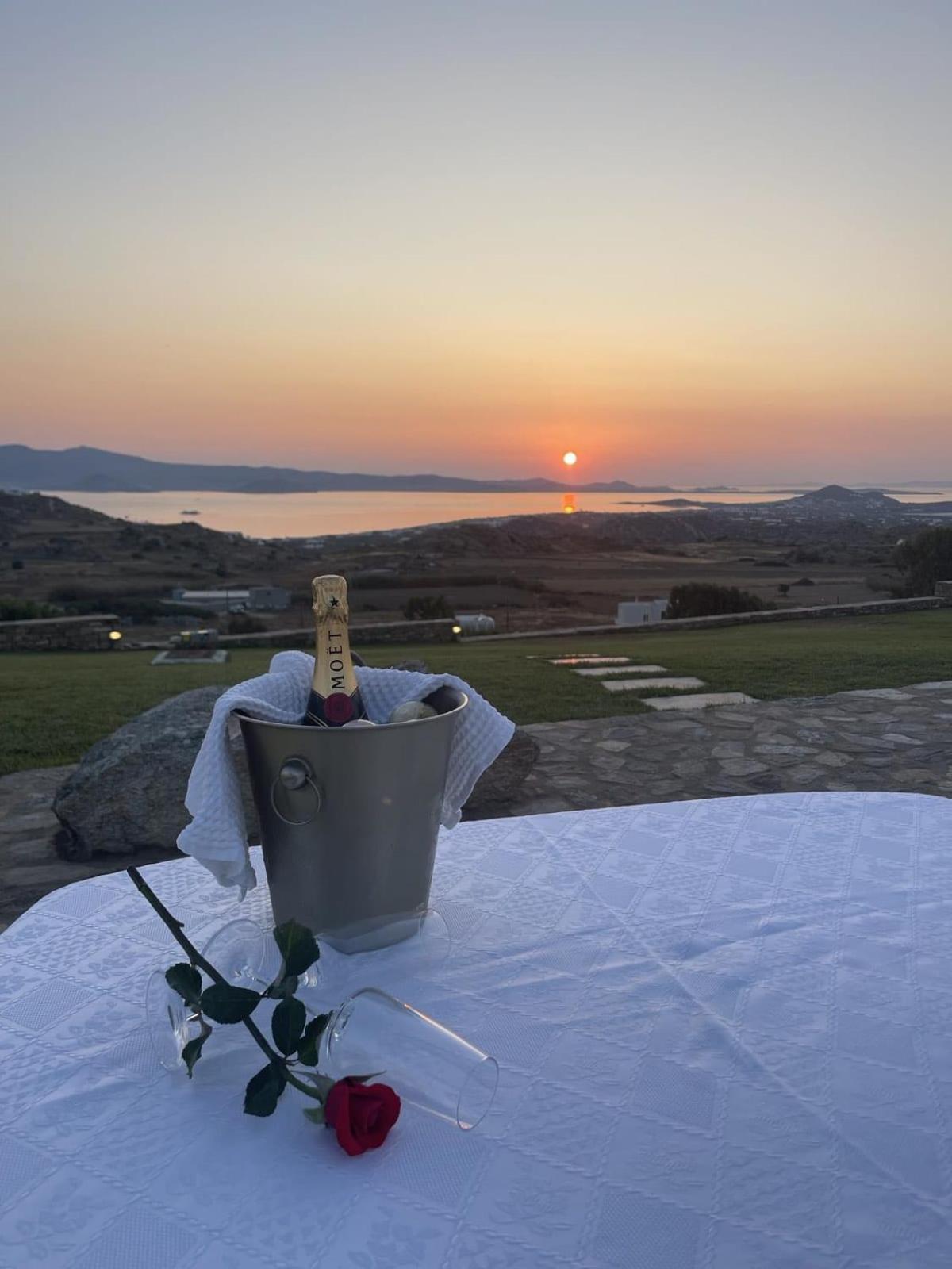 Villa La Grande Vue-private Hilltop With Private Pools