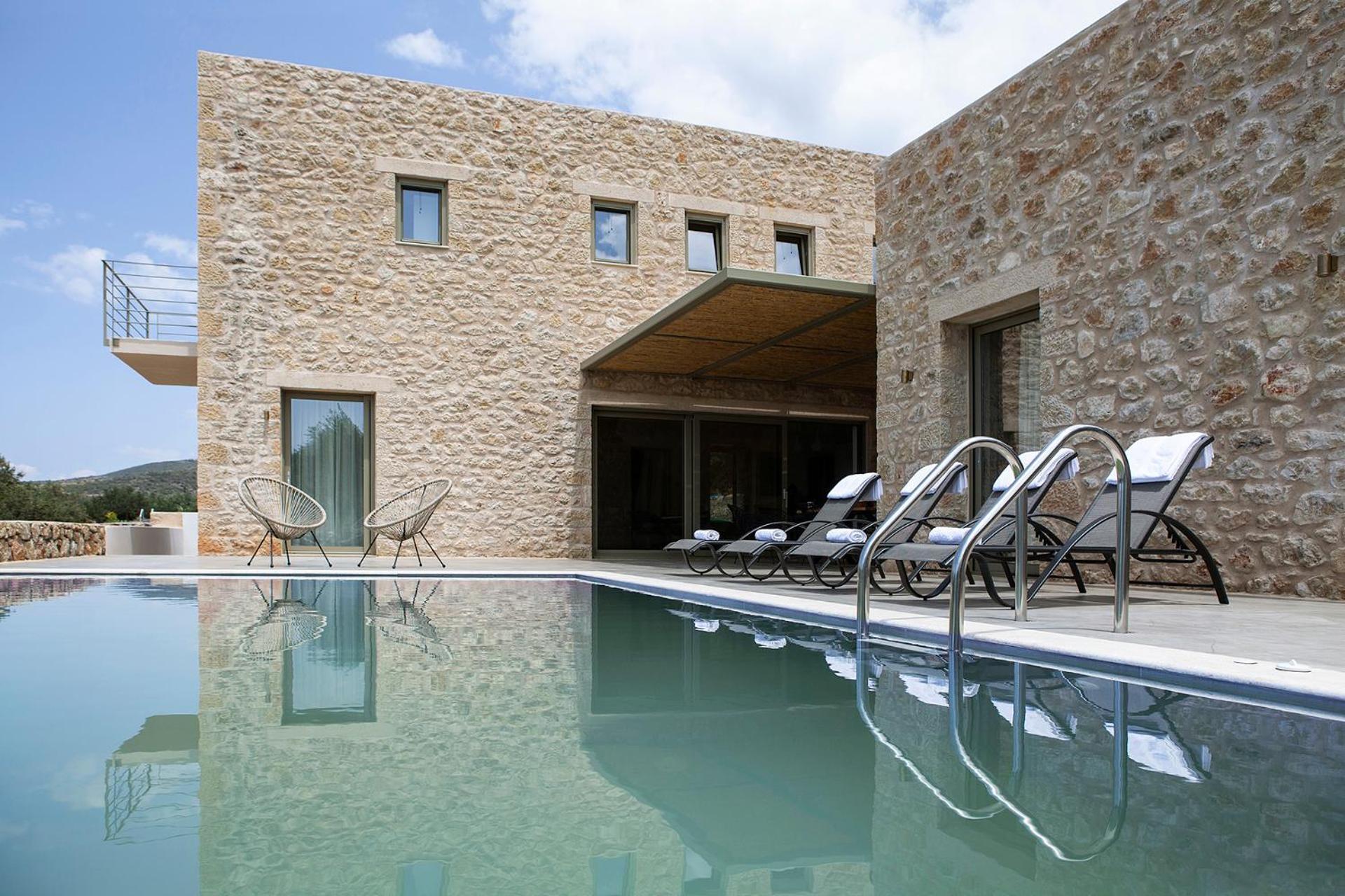 Villa Riverstone With Private Pools Levktron