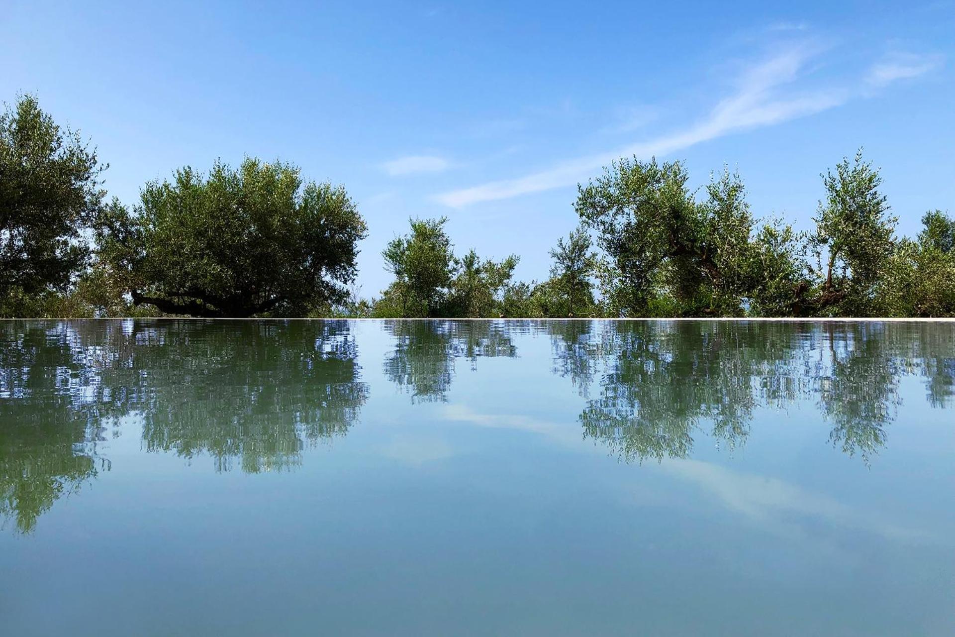 Riverstone With Private Pools Levktron