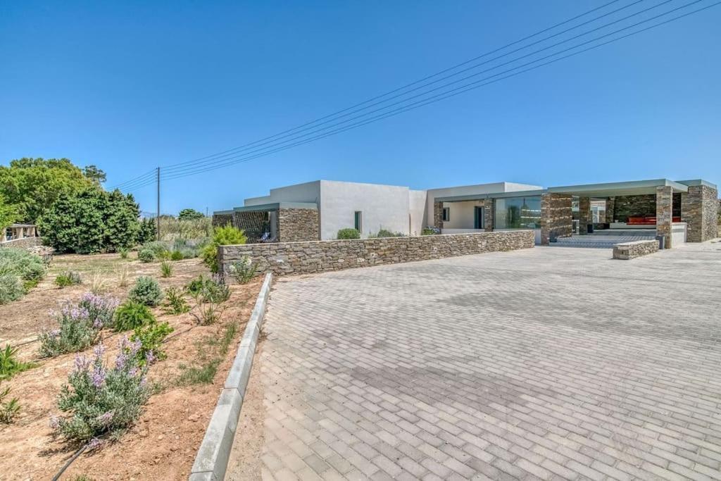 Xifara - Seafront Villa Santa Maria (Paros)