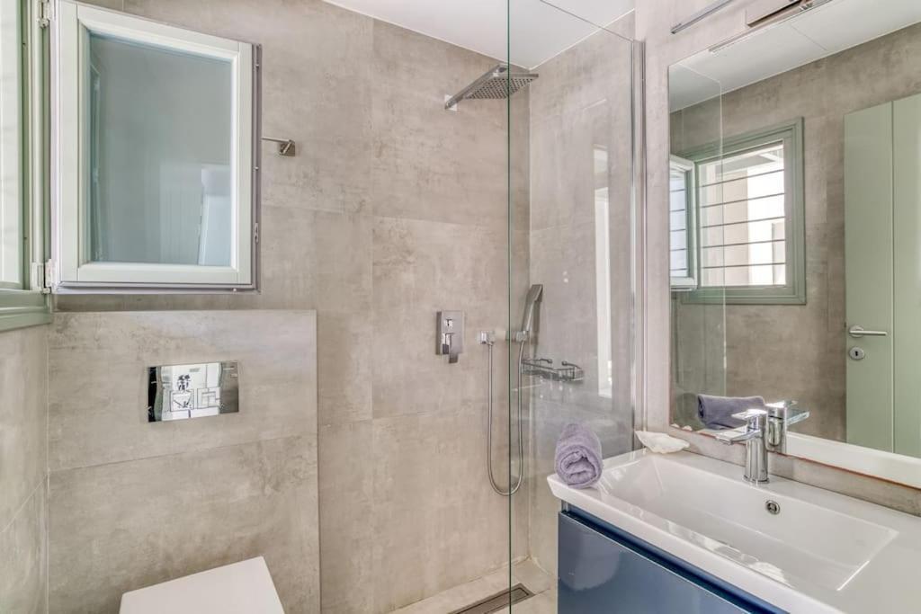 Villa Xifara - Seafront Santa Maria (Paros)