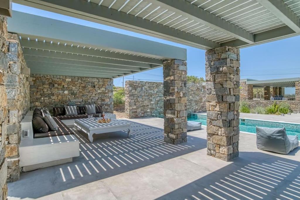 Xifara - Seafront Villa Santa Maria (Paros)