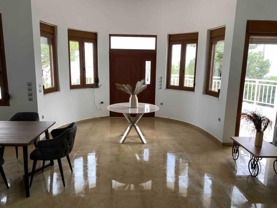 Kallithea Villa *