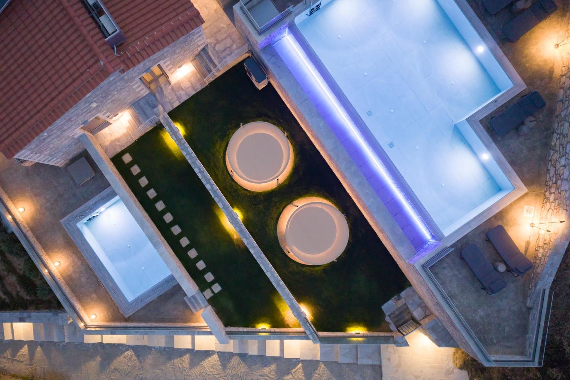 Villa Viveverde Villa, Featuring 3 Pools - Walking Distance To & Shops, By Thinkvilla Bali (Crete)