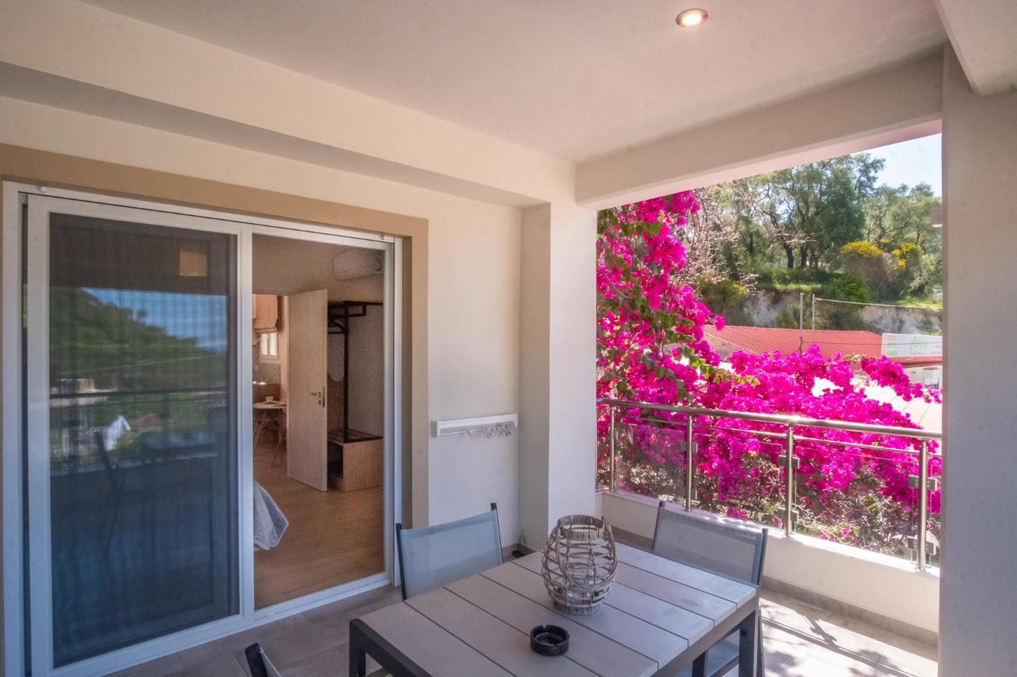 Rousis Studios Apartment *