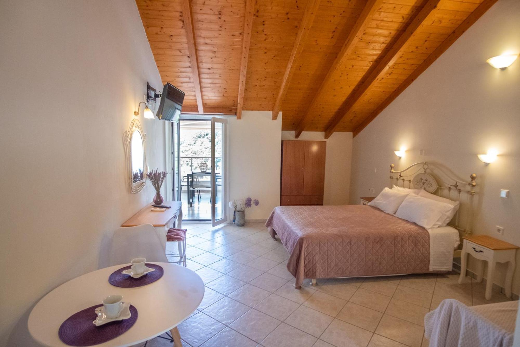Rousis Studios Apartment