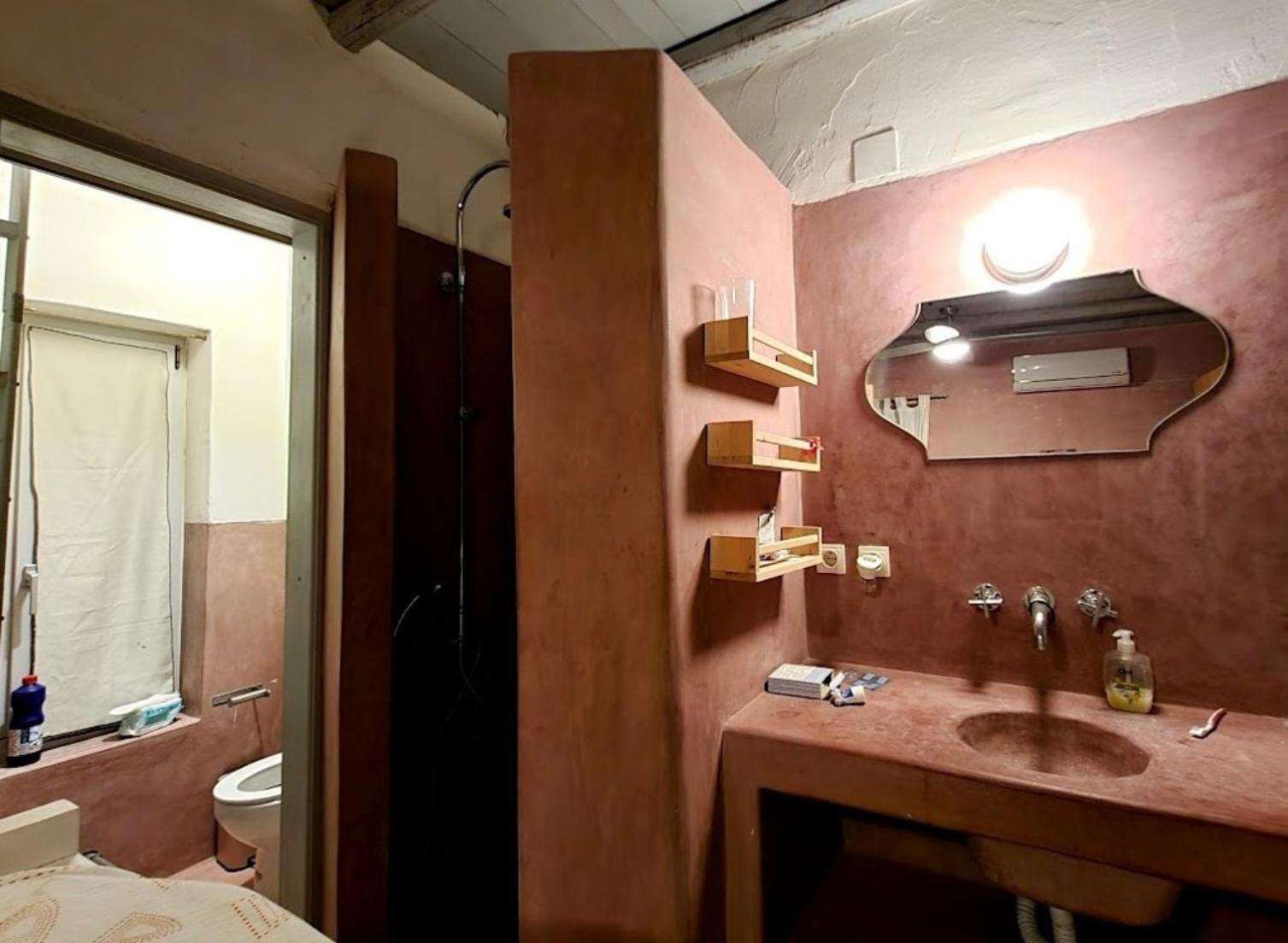 Phaedra's House * Vari (Syros)