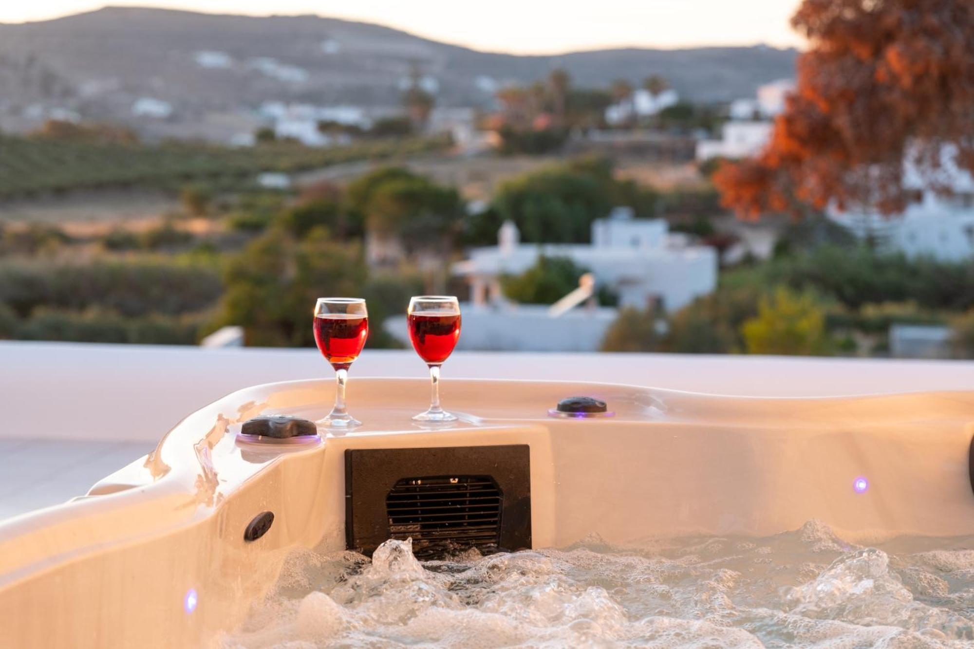 Panos Parikia * Parikia (Paros)