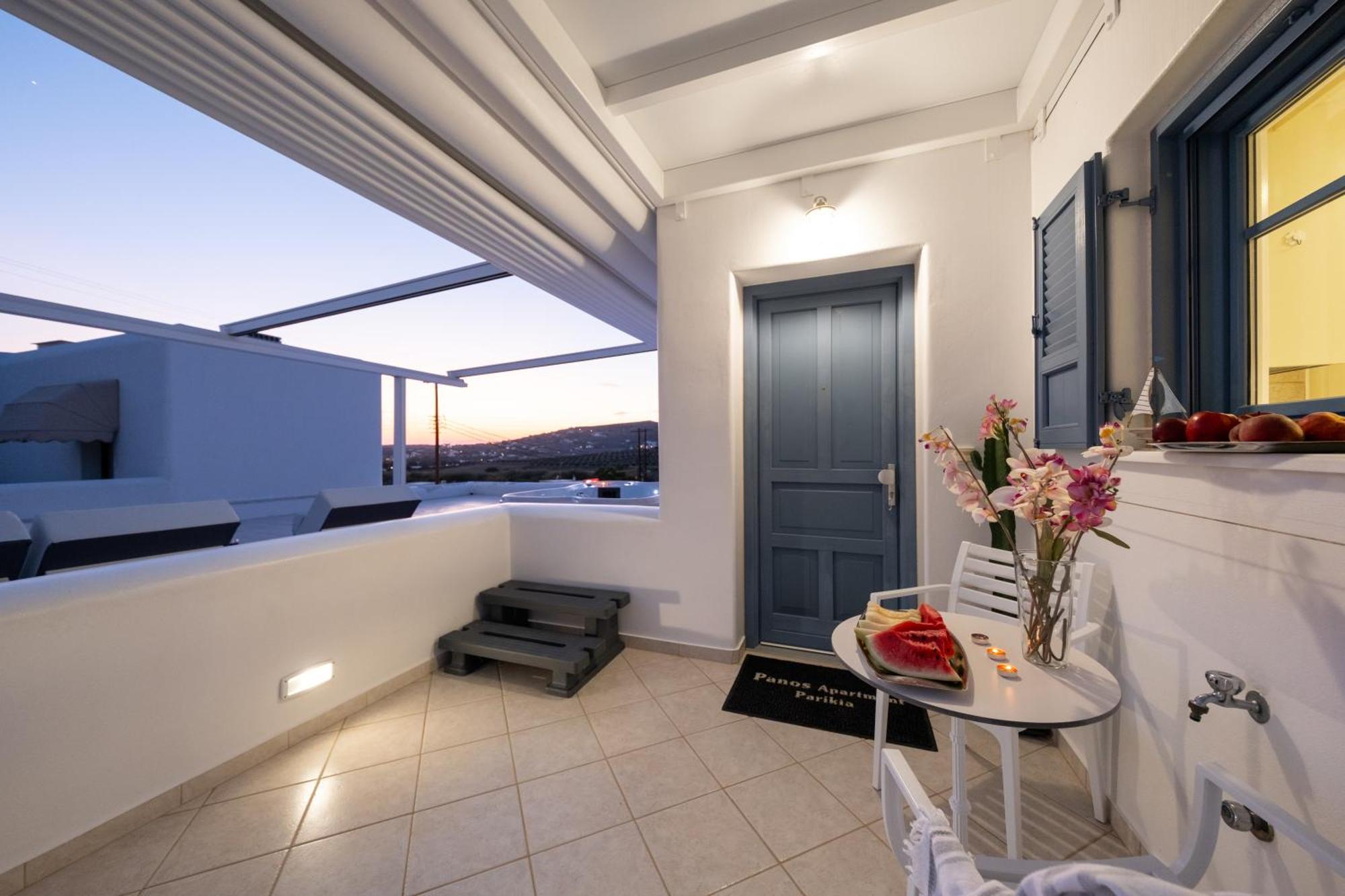 Panos Parikia * Parikia (Paros)