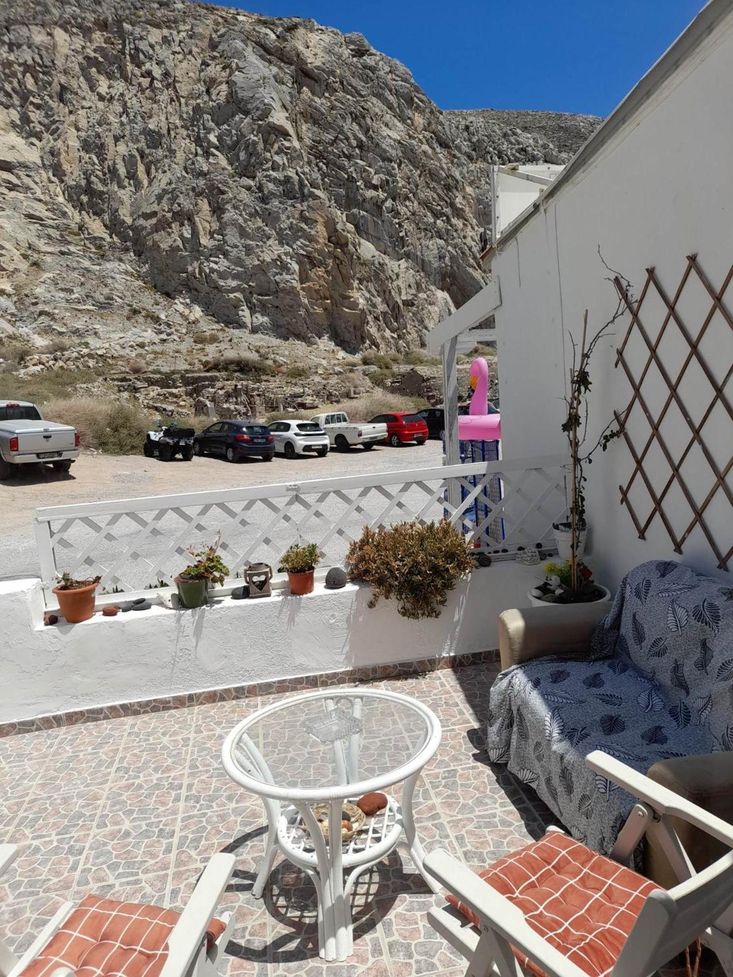 Zolfo Antico Apartment Perissa (Santorini)