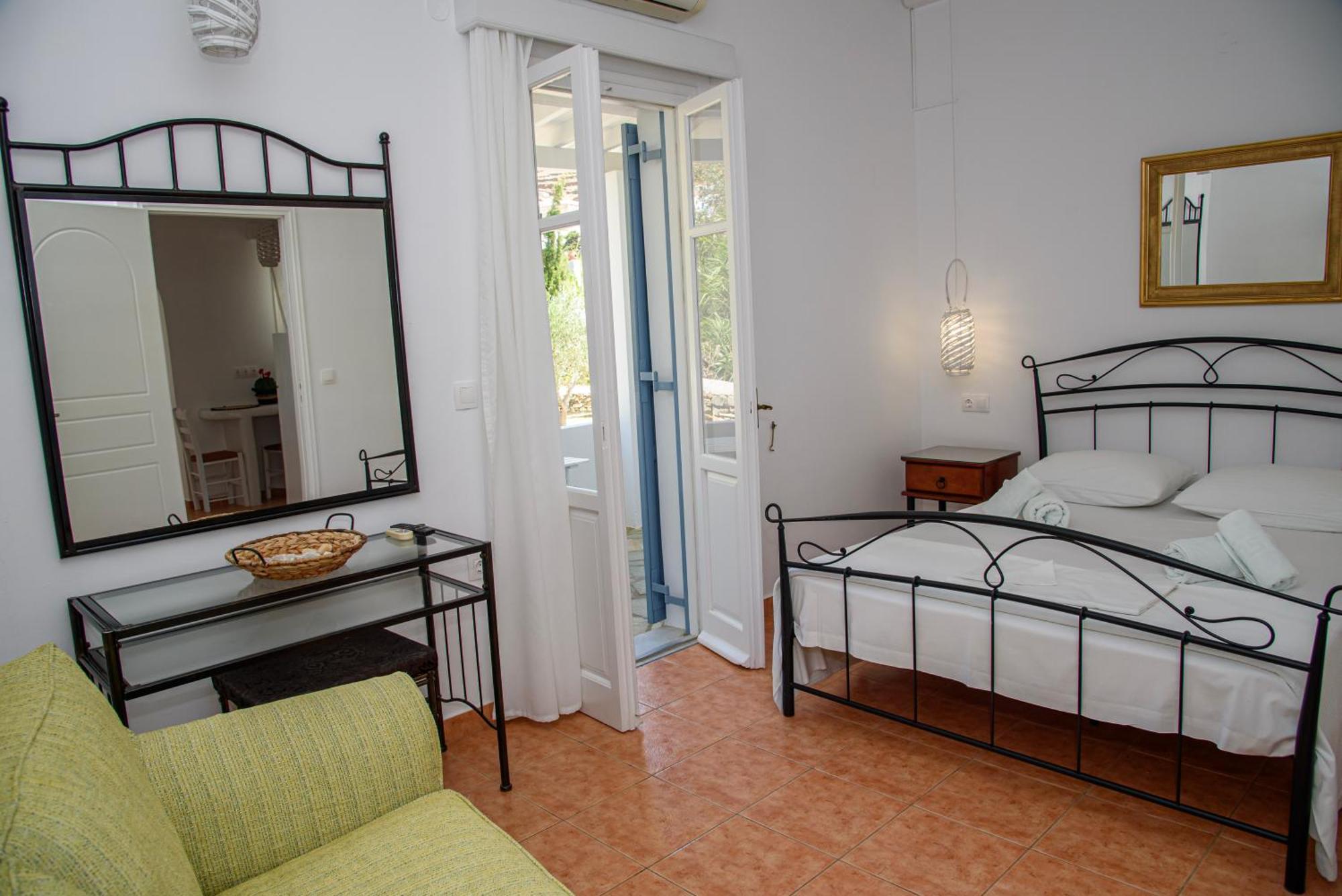 Didymes Studios Apartment Kionia