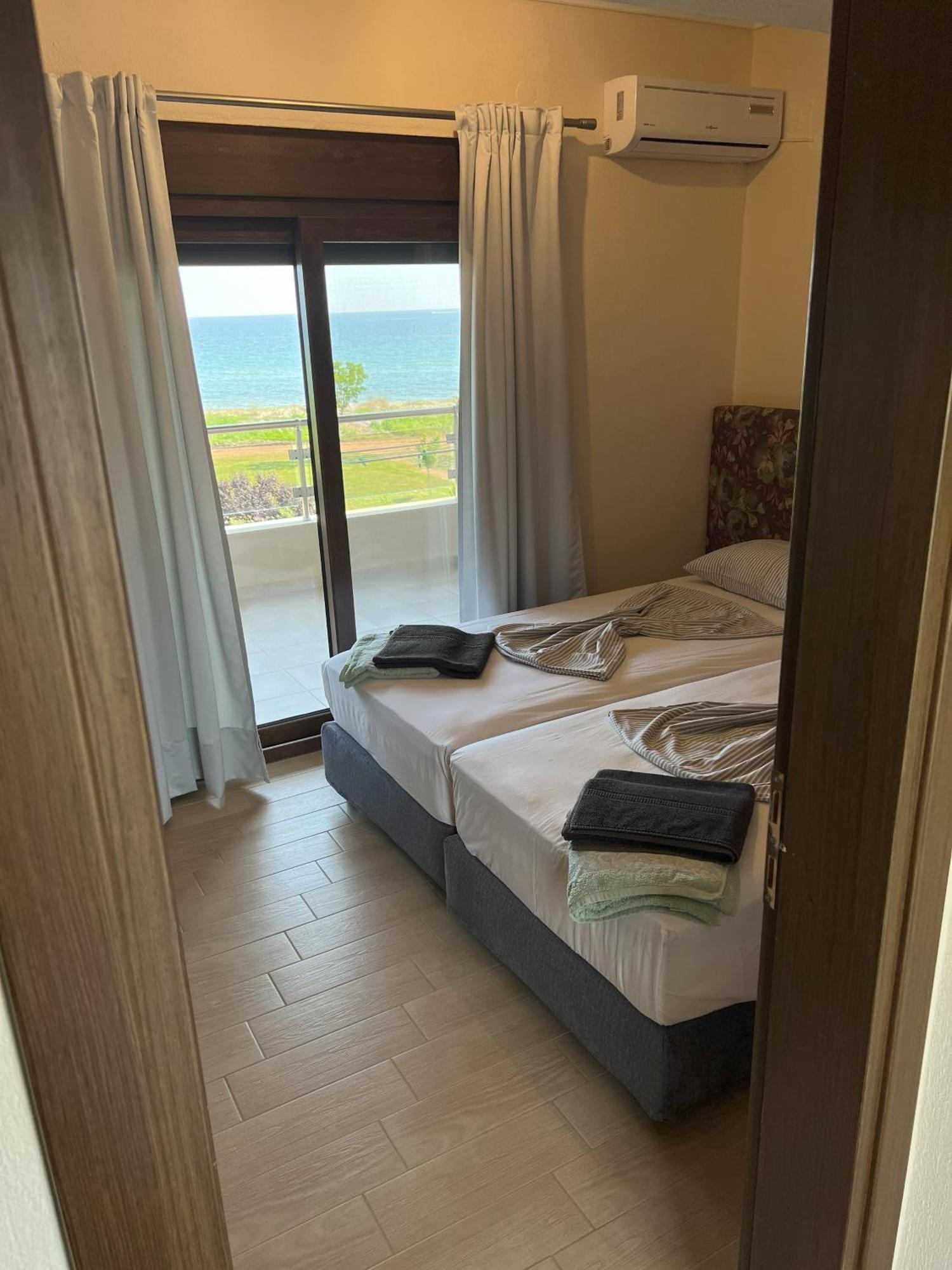 Tristan Beachfront House Holiday home Flogita