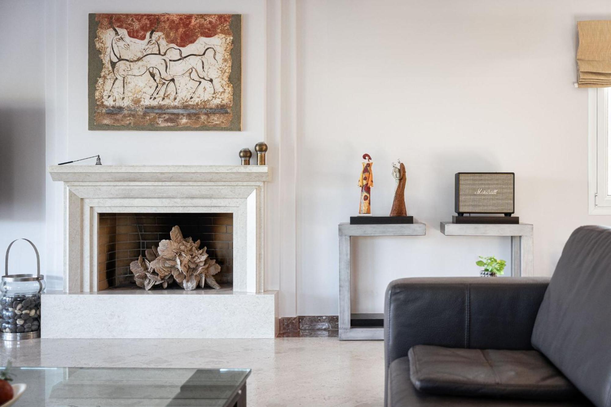 Eretria Luxurious Seafront Apartment *