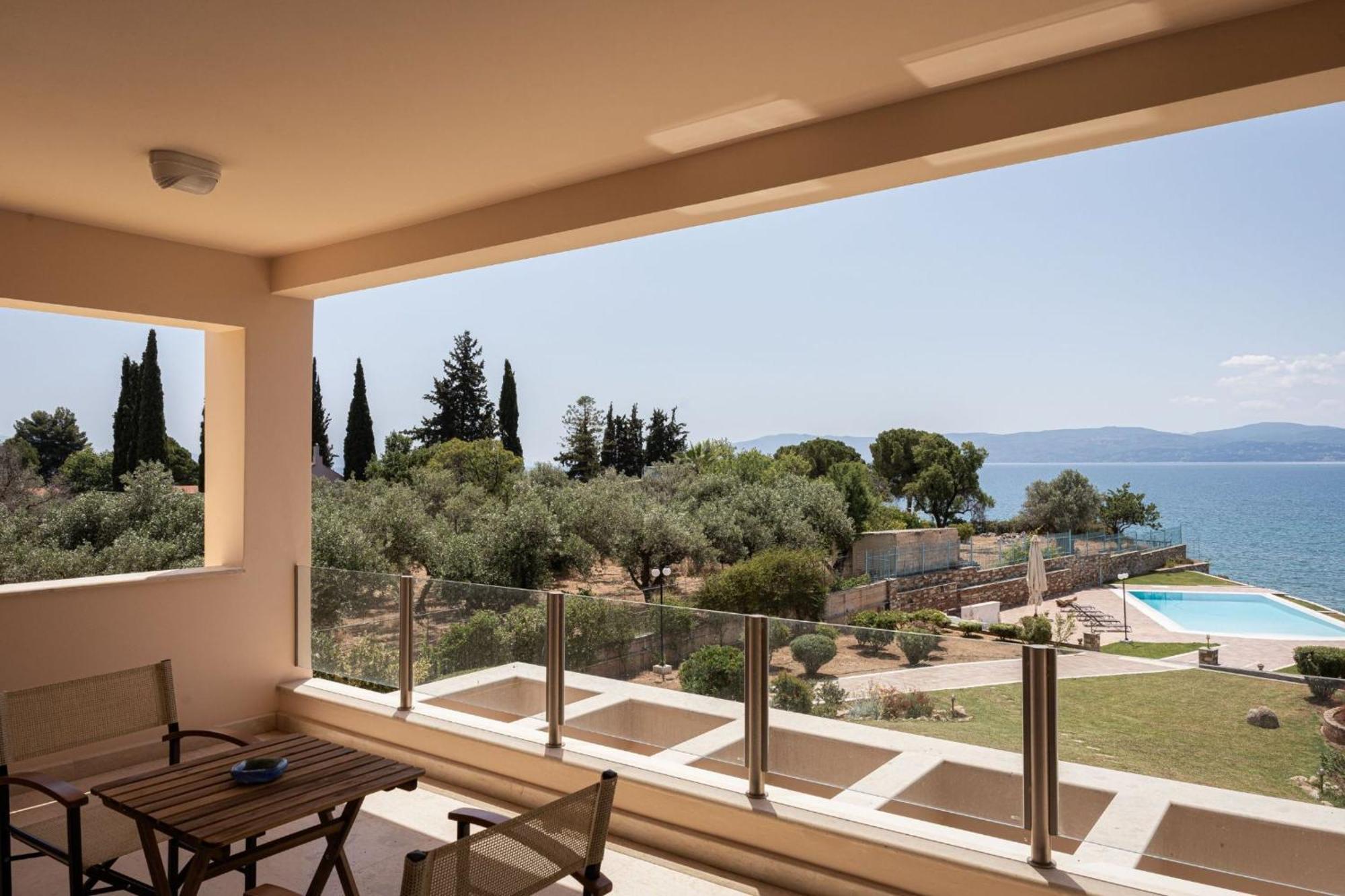 Apartment Eretria Luxurious Seafront Chalkida
