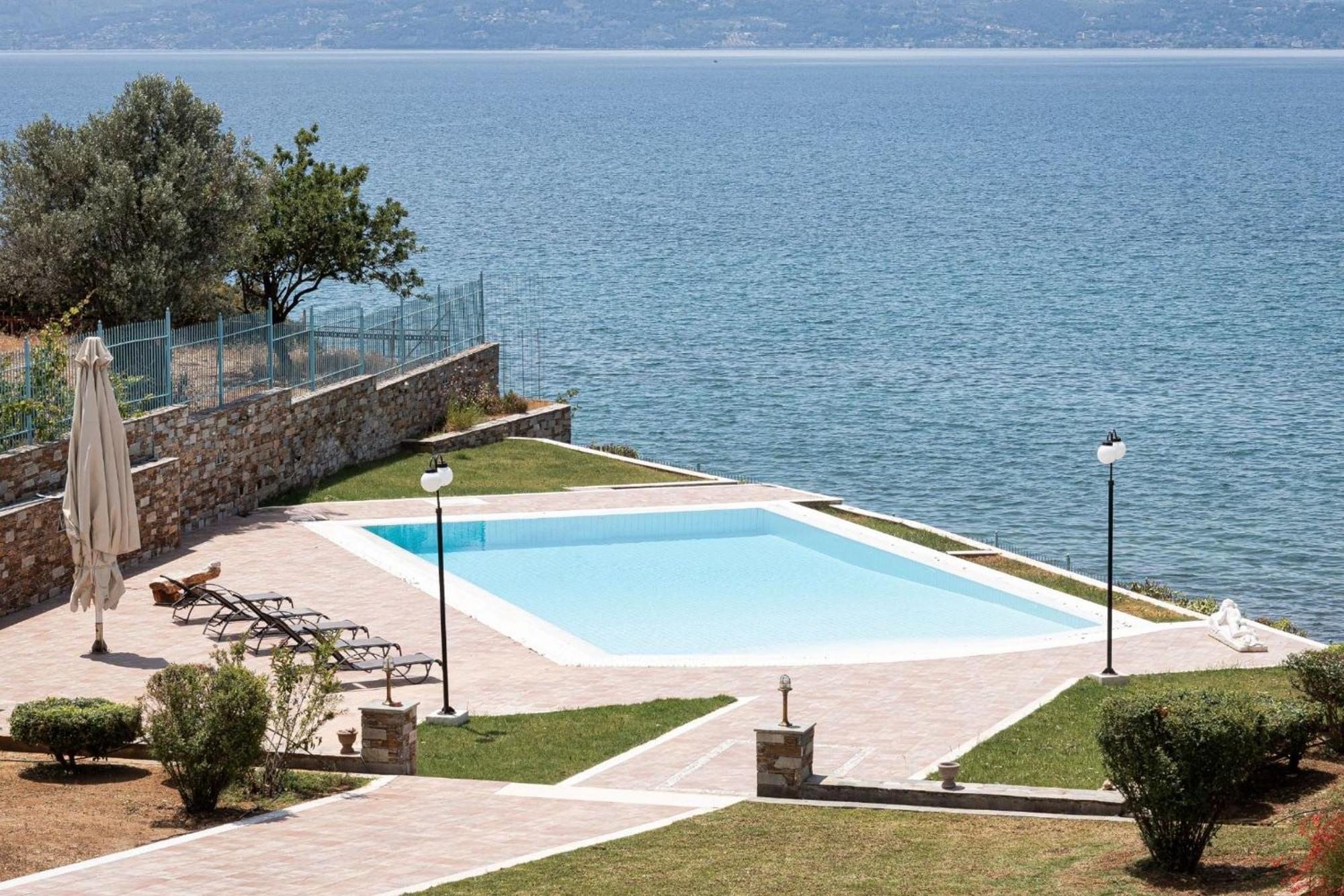 Apartment Eretria Luxurious Seafront