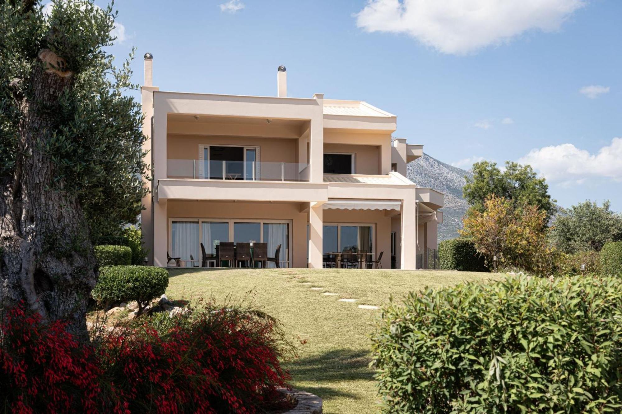 Apartment Eretria Luxurious Seafront *