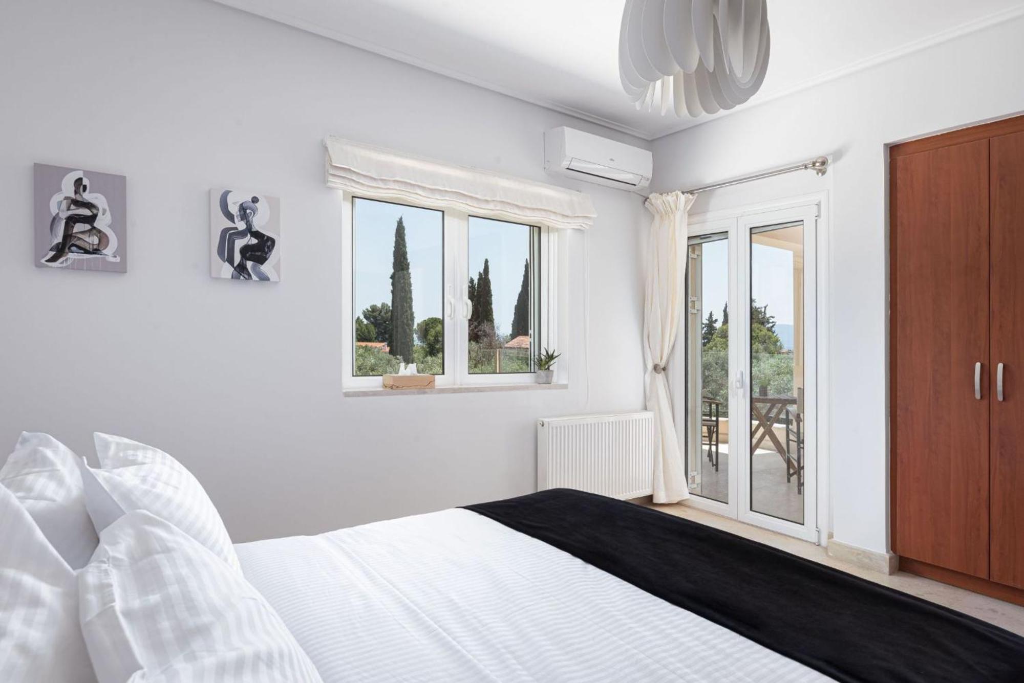 Eretria Luxurious Seafront Chalkida