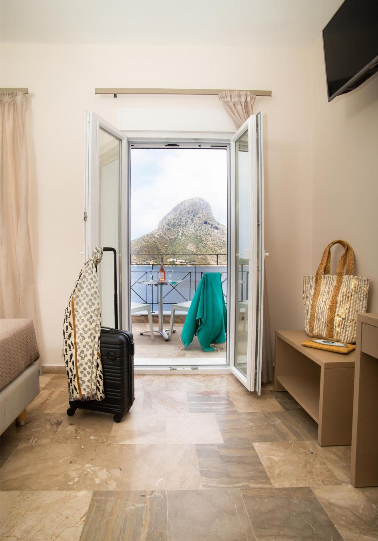 Ambiance Studios Aparthotel 2*