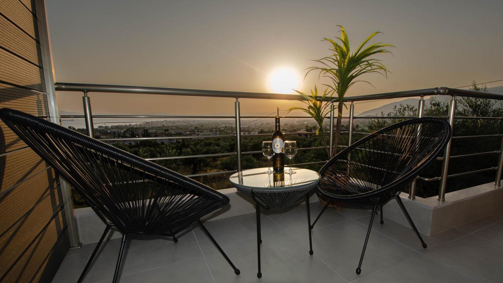 Marimar Panoramic Retreat: Magnificent Space And Breathtaking Gulf View Apartment *