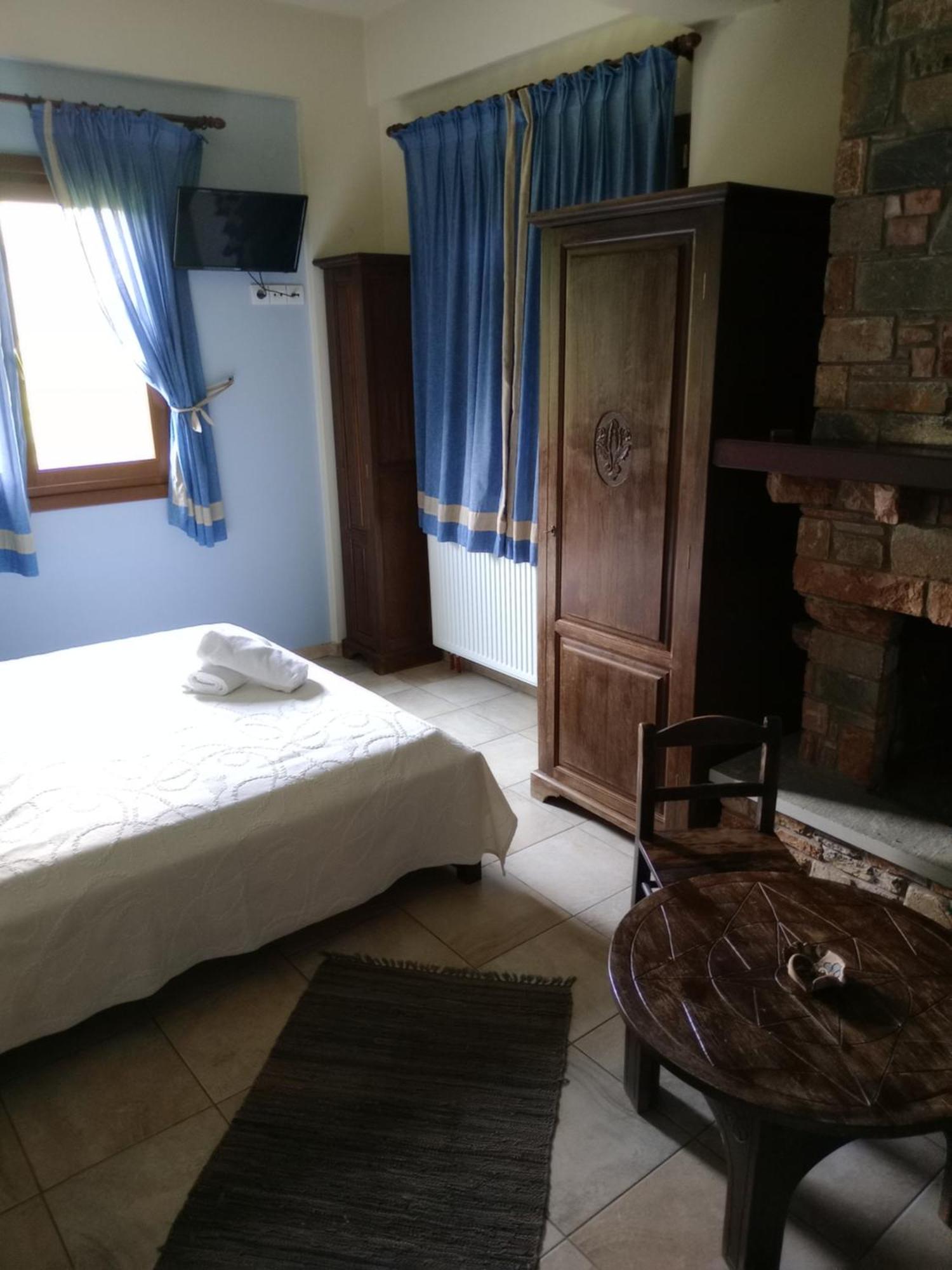 Erotas Hotel 3*