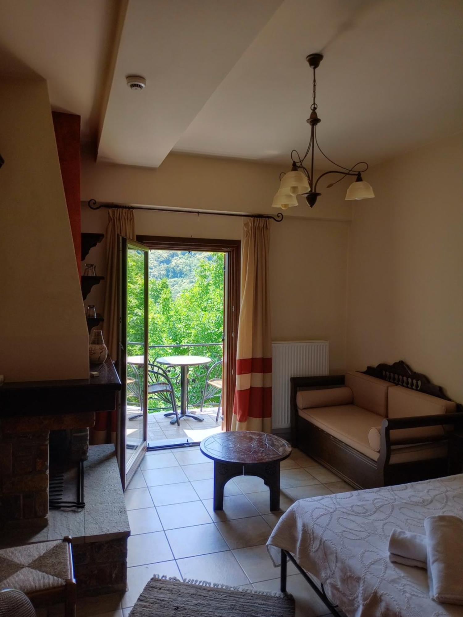 Erotas Hotel