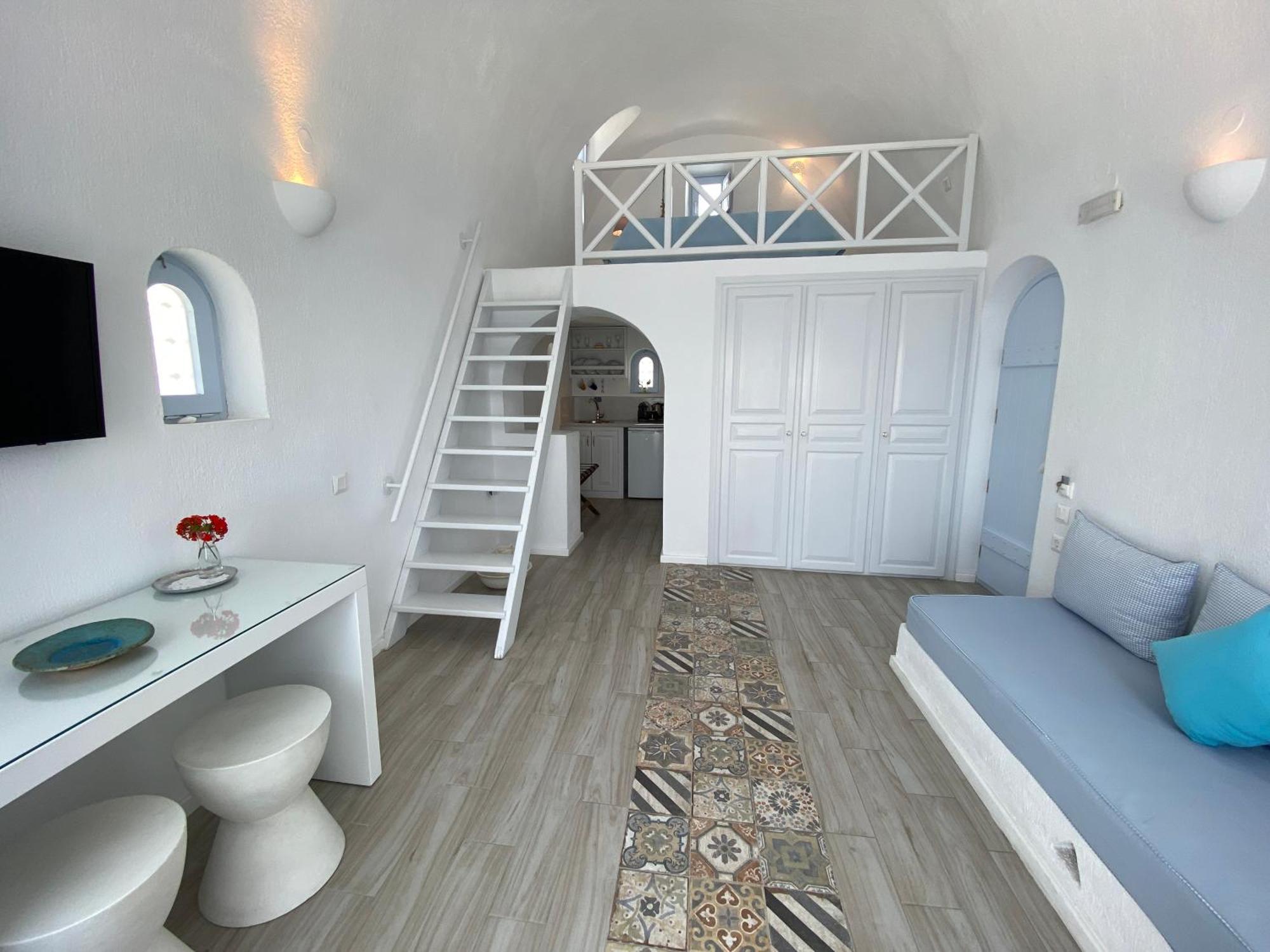 Heliades Apartment