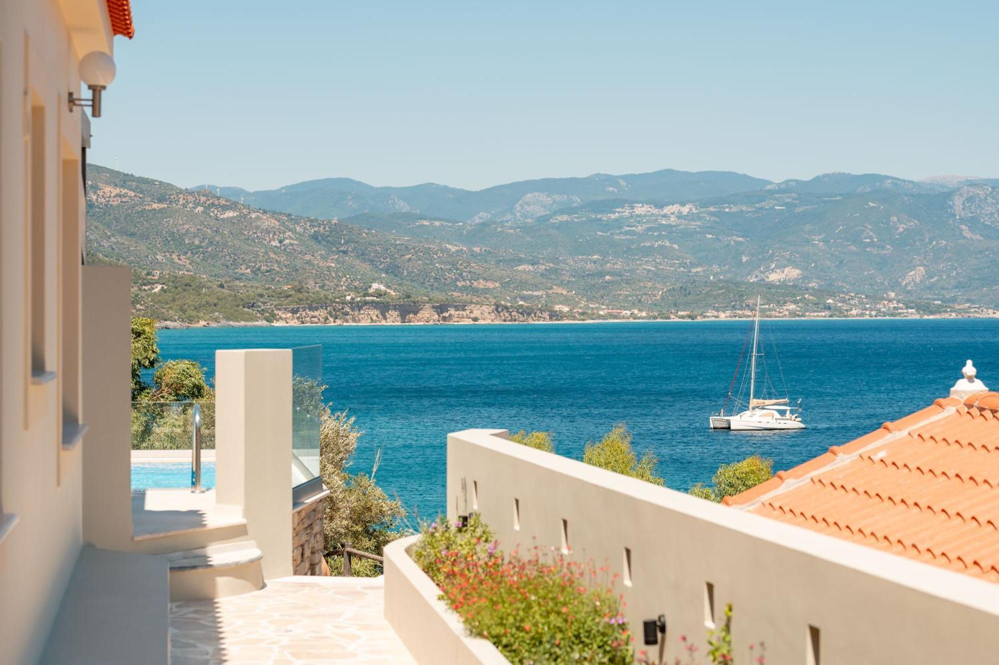 Apartment Studios Limnionas *
