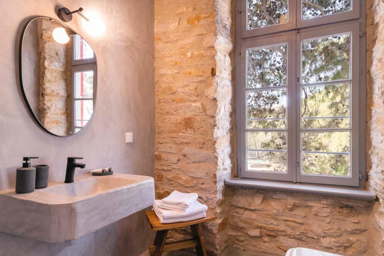 Gaia - Traditional Stone Holiday home
