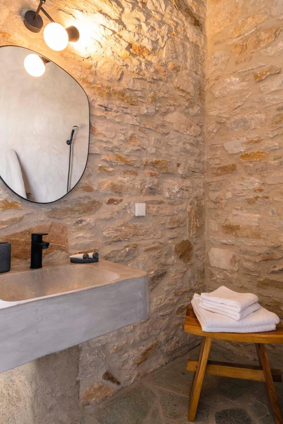 Gaia - Traditional Stone Holiday home Rozia