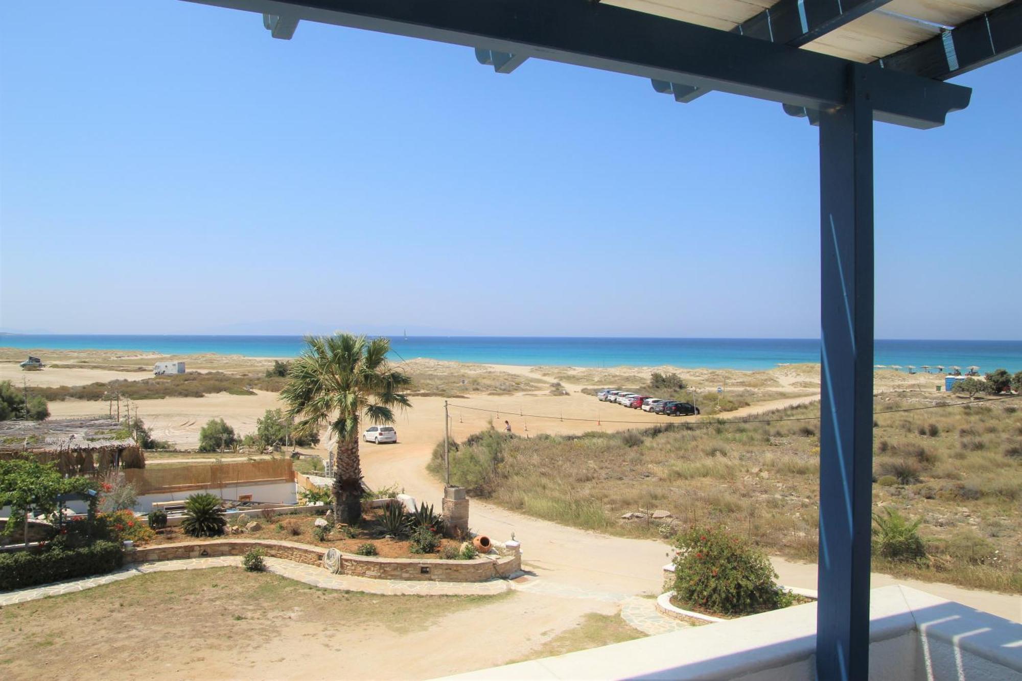 Crystal Naxos 1 At 3*