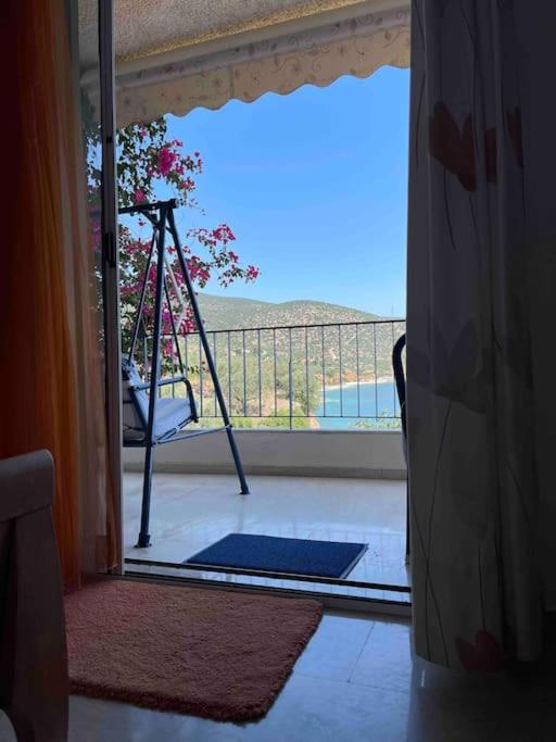 Apartment Breathtaking Oceanfront View & Private Xiropigado