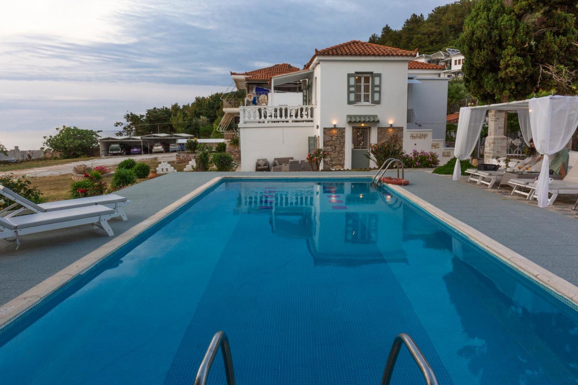 Villa Karavos Waterfront Skopelos Town